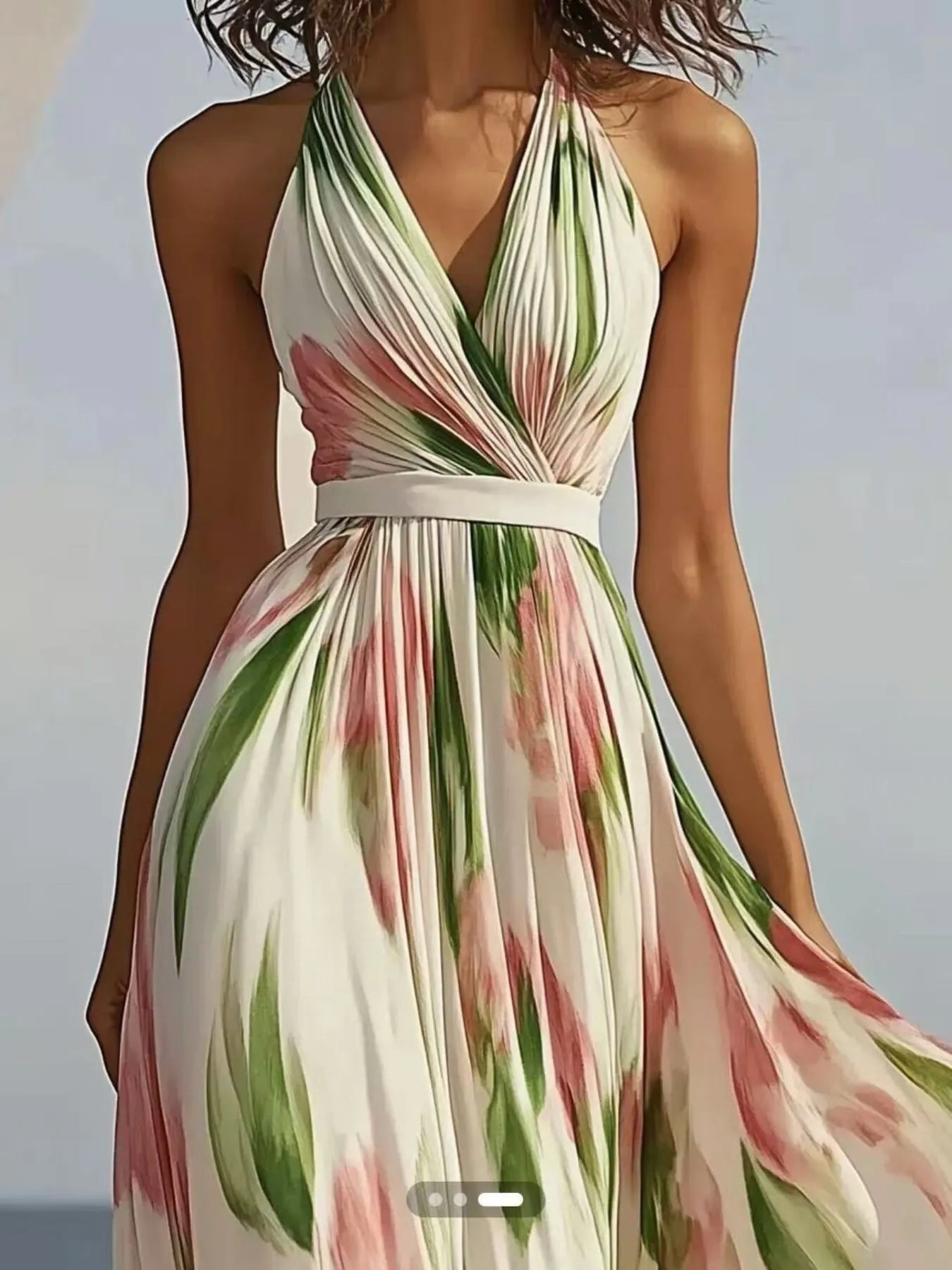 Halsey - Maxi Dress with Floral Pattern and Halter Neck