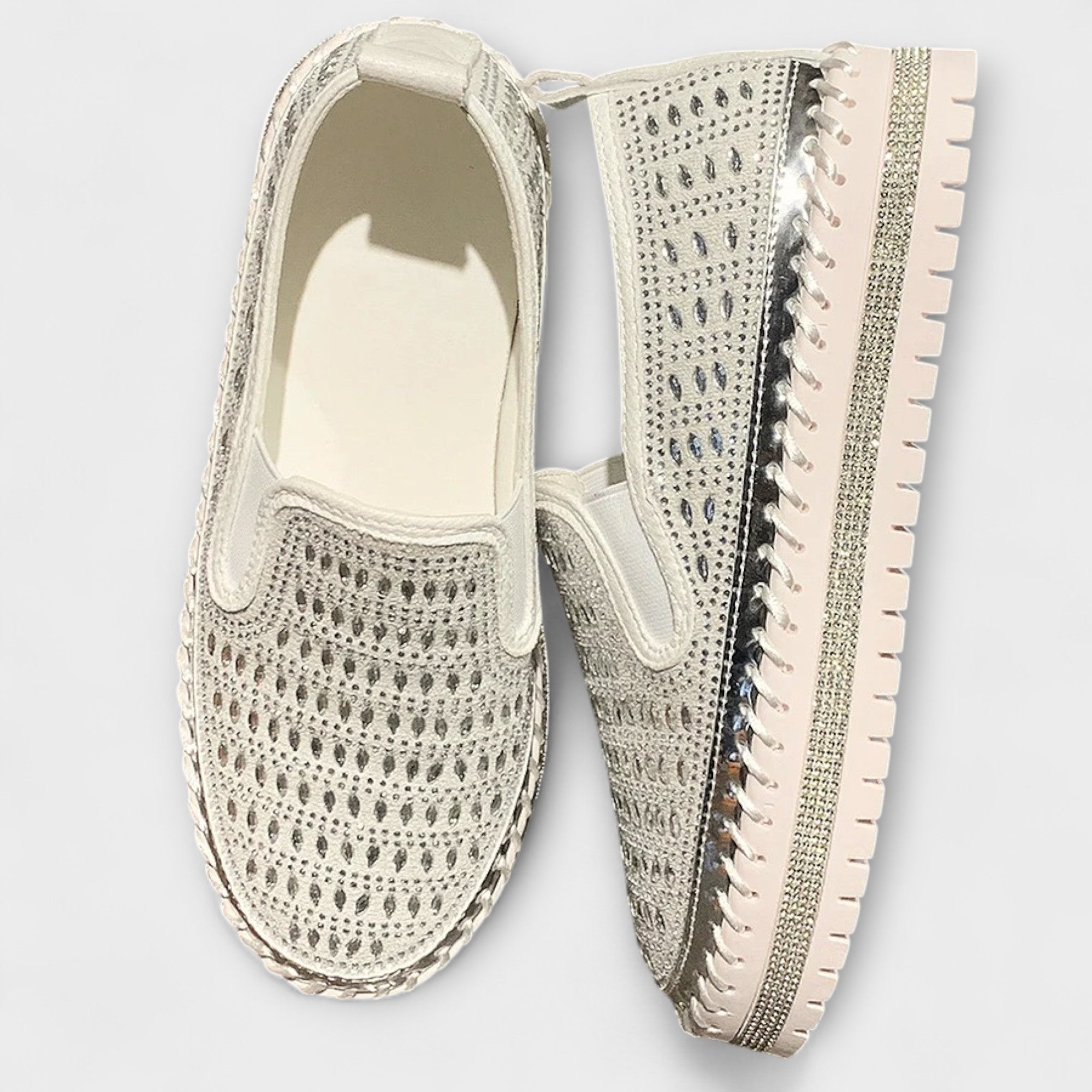 Kenna – Round Toe Cap Decorated with Rhinestones