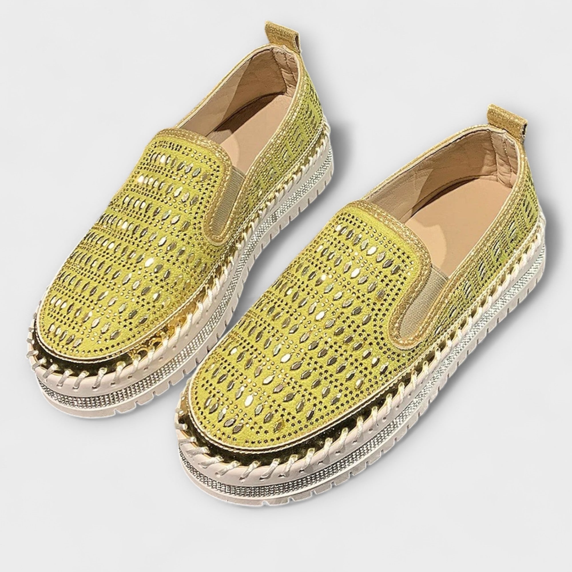 Kenna – Round Toe Cap Decorated with Rhinestones