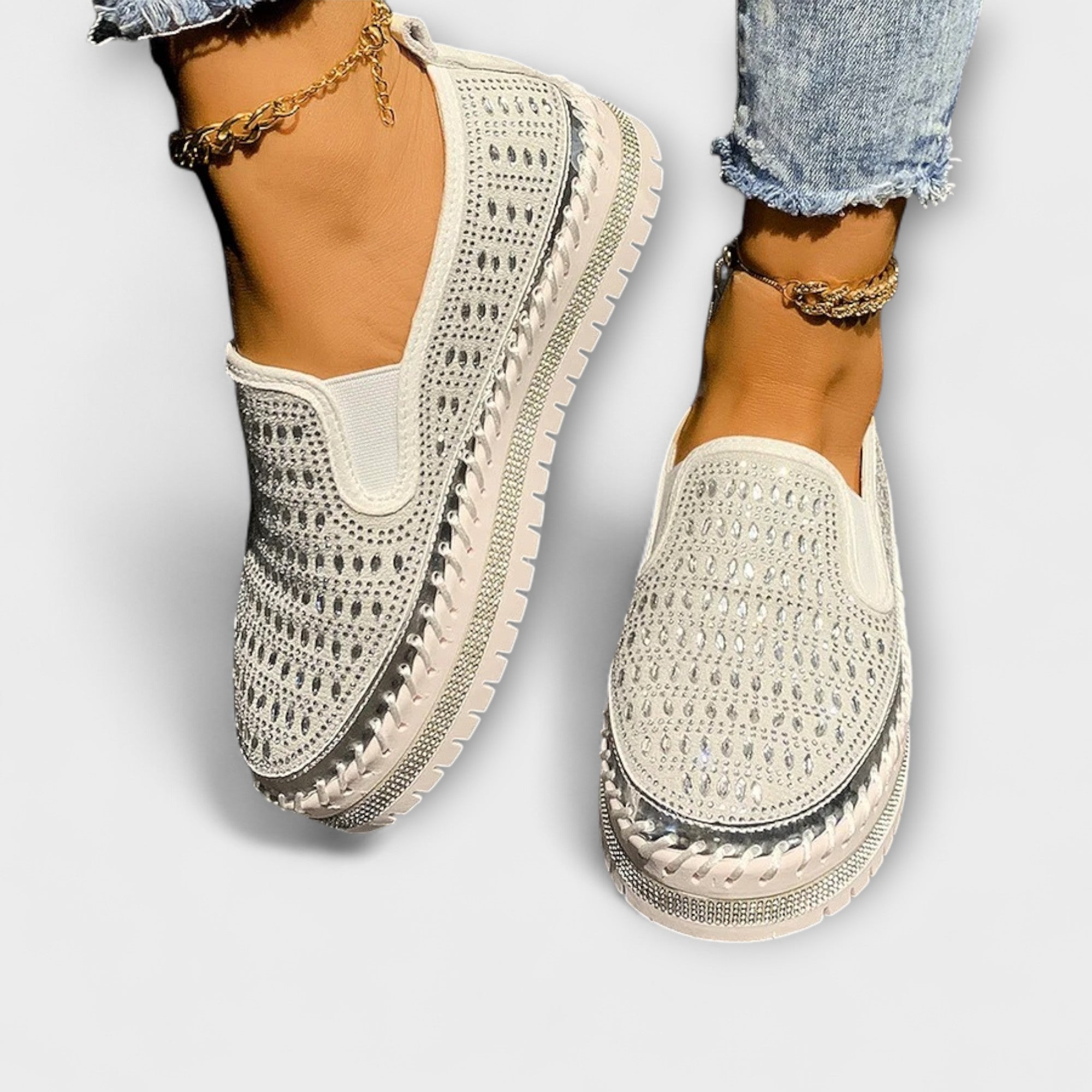 Kenna – Round Toe Cap Decorated with Rhinestones