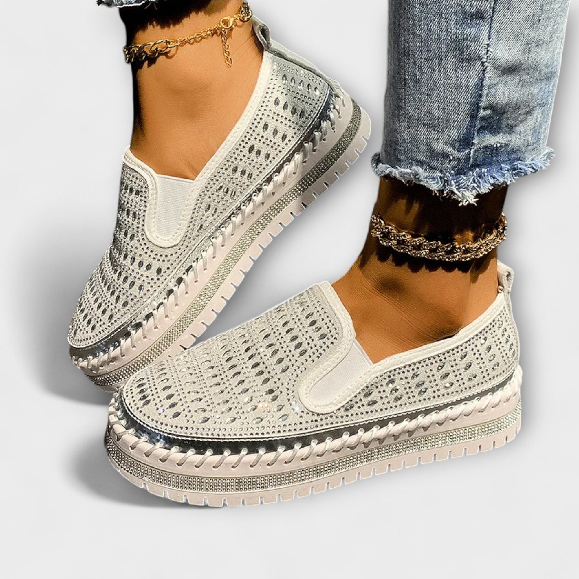 Kenna – Round Toe Cap Decorated with Rhinestones