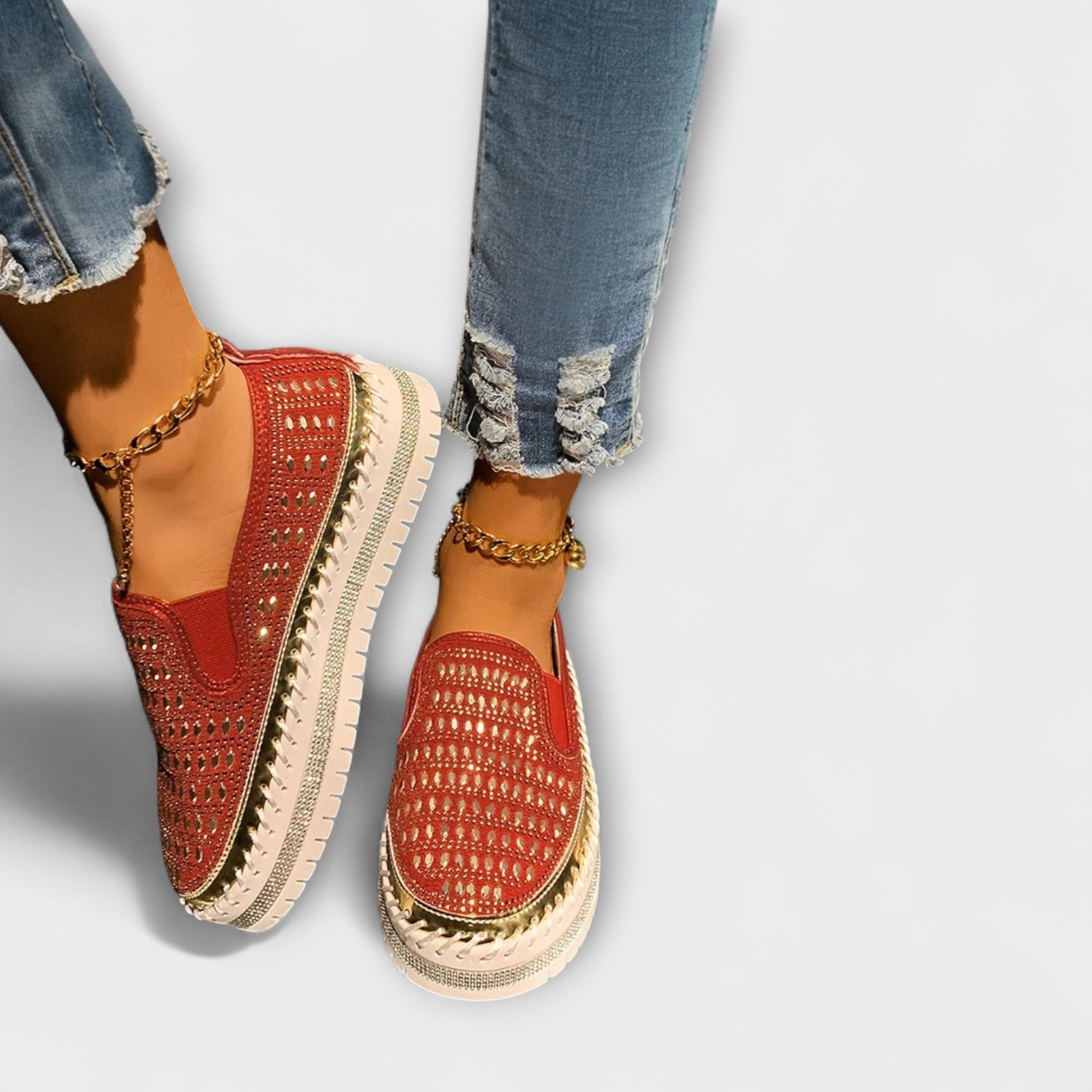 Kenna – Round Toe Cap Decorated with Rhinestones