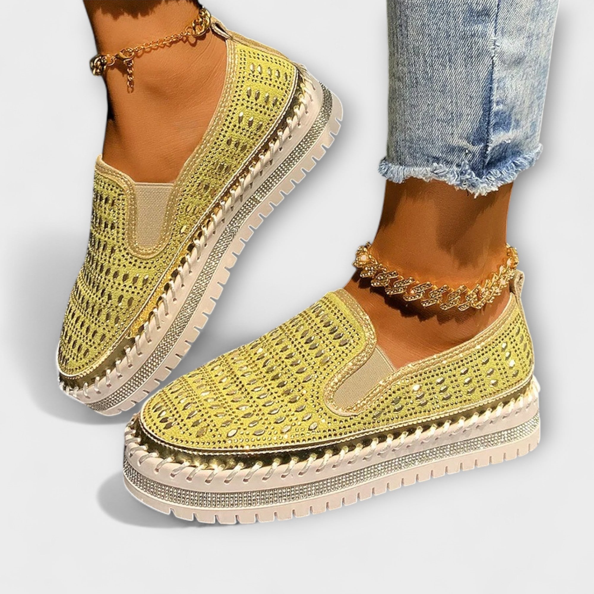 Kenna – Round Toe Cap Decorated with Rhinestones