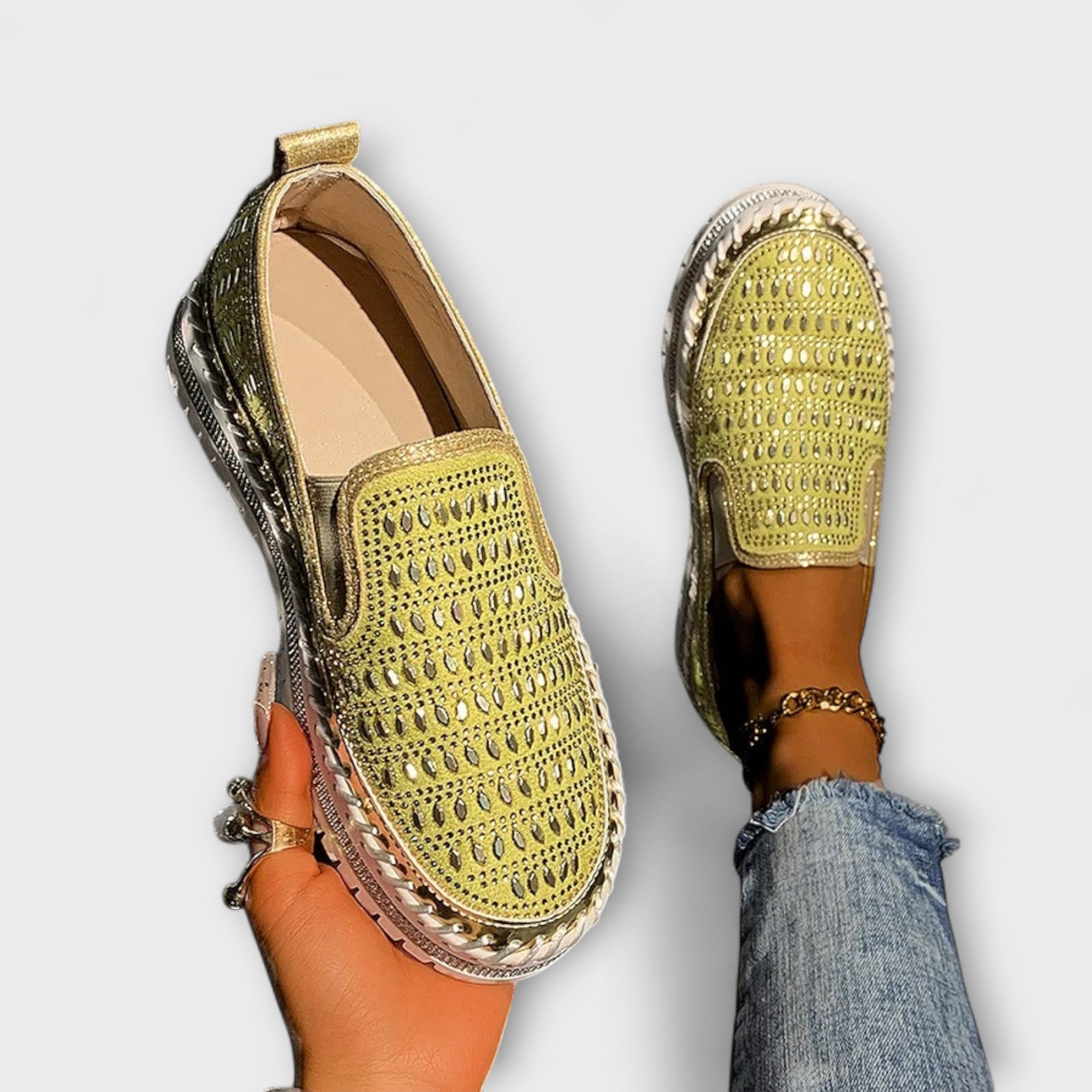 Kenna – Round Toe Cap Decorated with Rhinestones