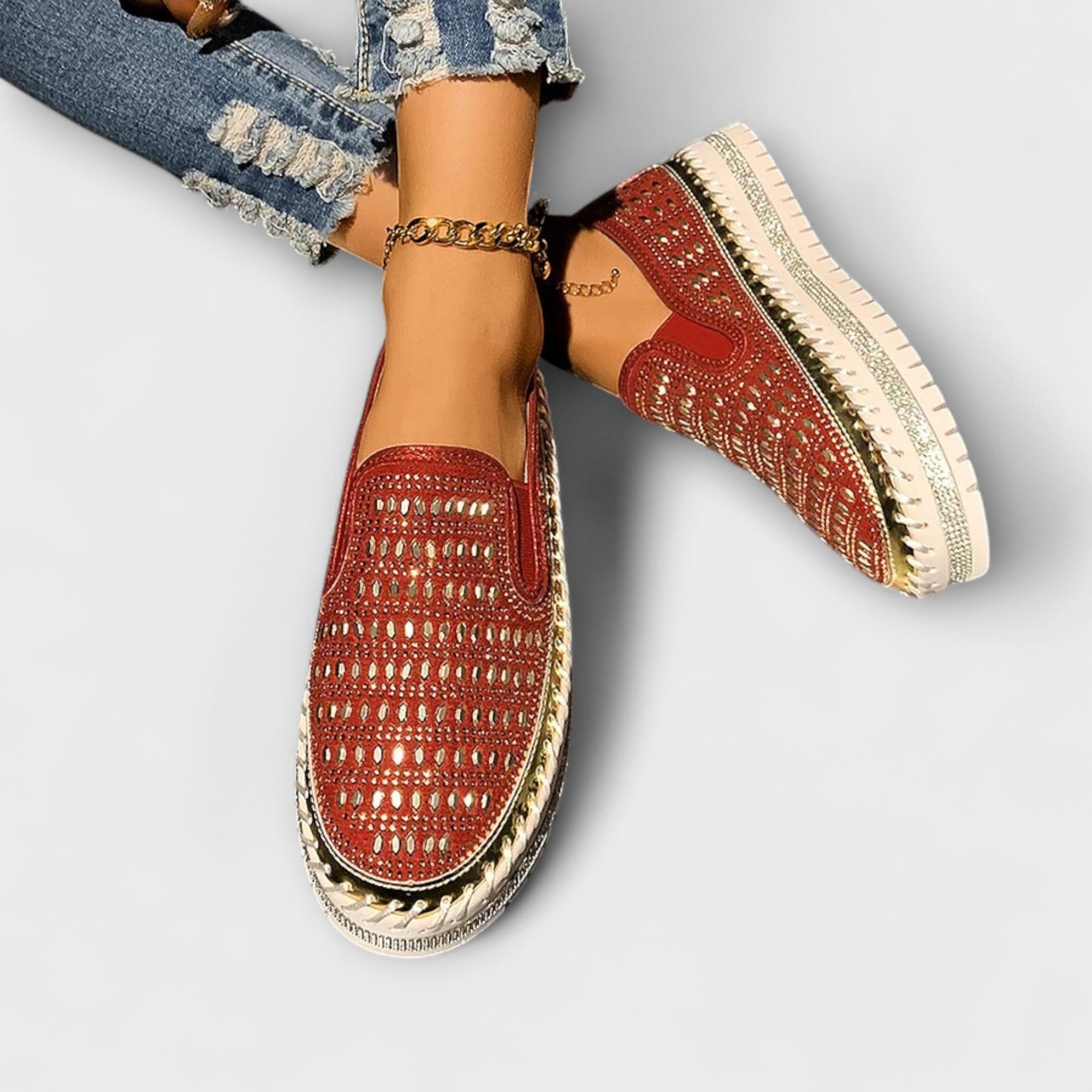 Kenna – Round Toe Cap Decorated with Rhinestones