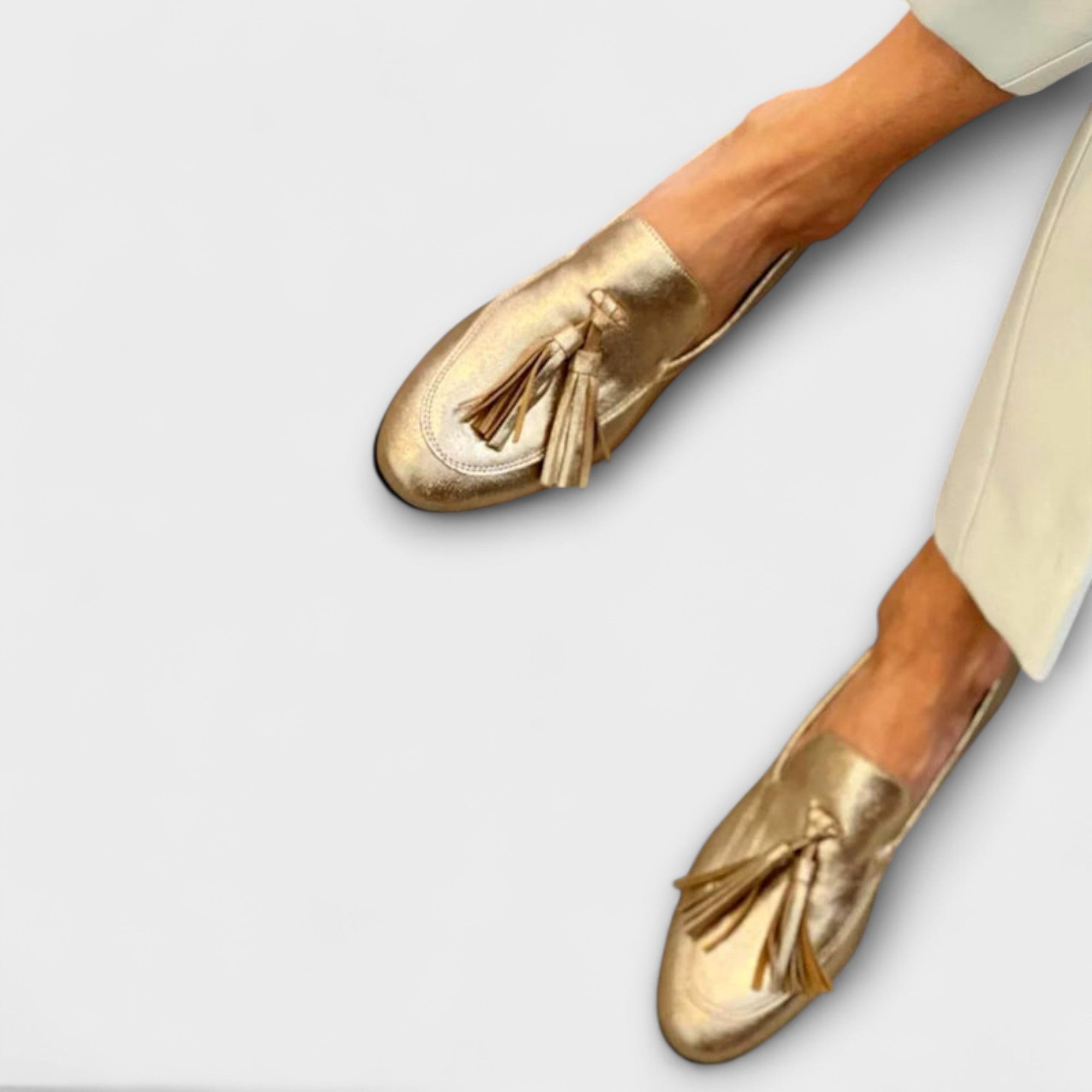 Delphine – Metallic Shiny Tassels and Decorative Stitches
