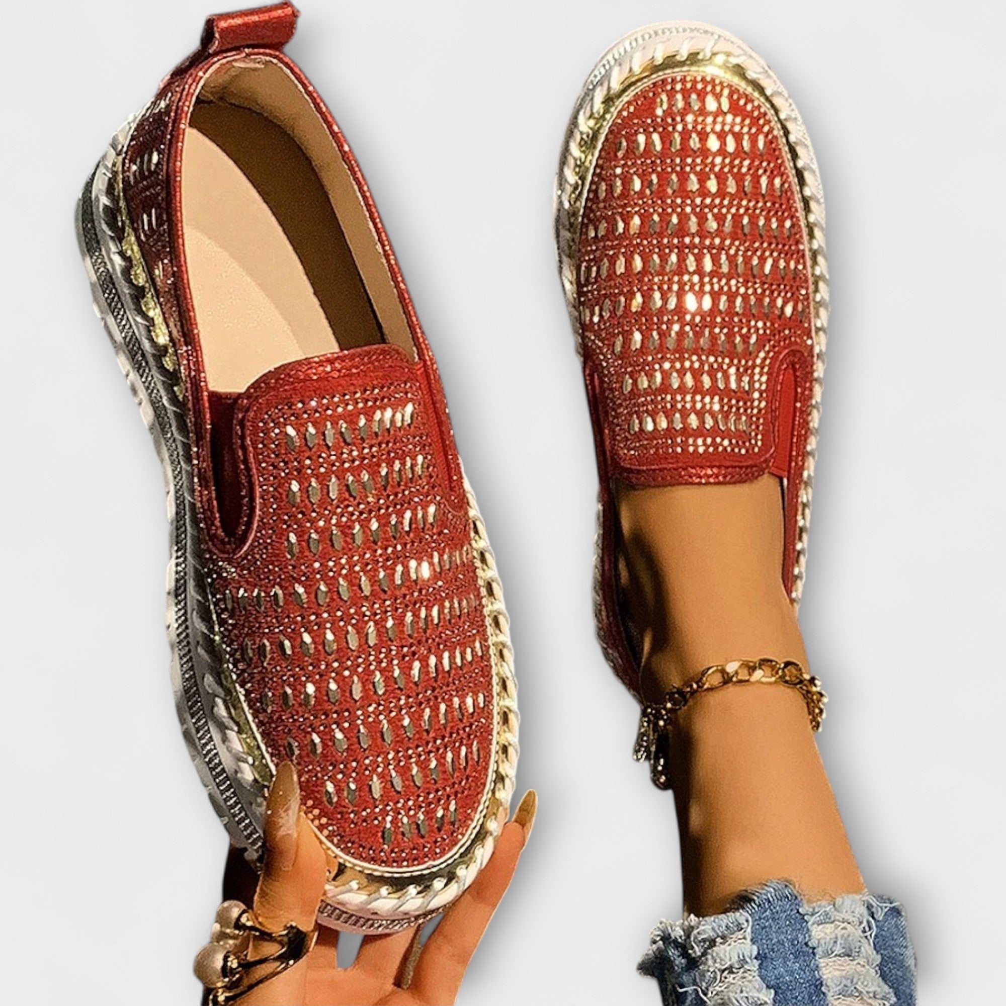 Kenna – Round Toe Cap Decorated with Rhinestones
