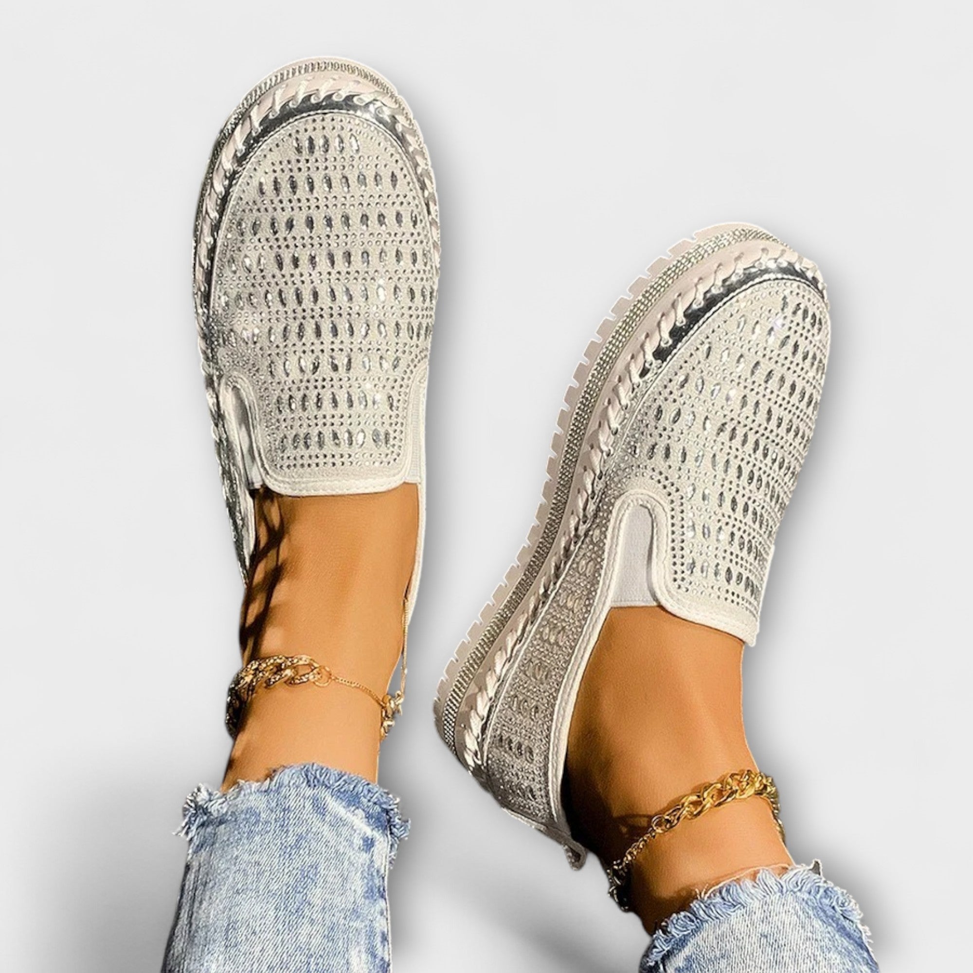 Kenna – Round Toe Cap Decorated with Rhinestones